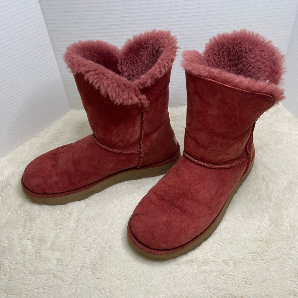 UGG Women's Red Winter Boots - Picture 3 of 8